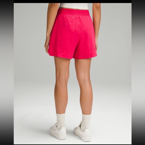 NWT Lululemon Stretch Woven Relaxed-Fit HR Short 4" / Cherry Mist - Picture 5 of 8